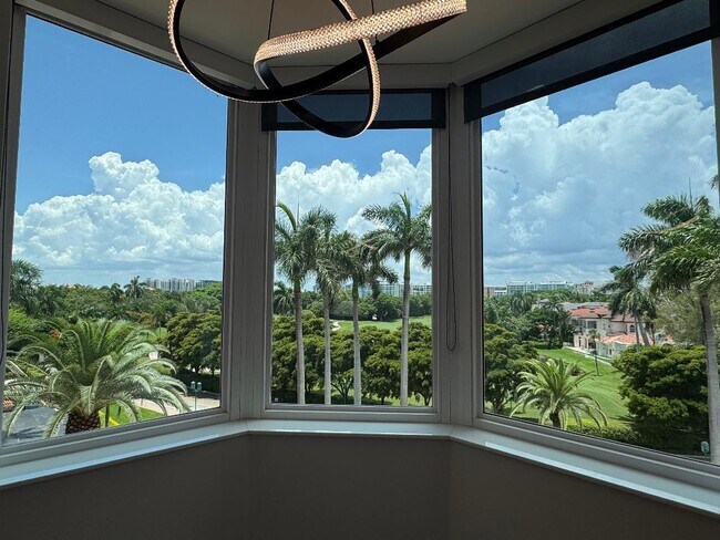 Building Photo - 300 SE 5th Ave