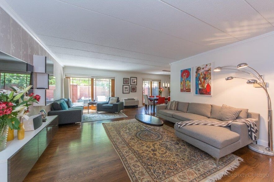 Building Photo - 1153 S Plymouth Ct