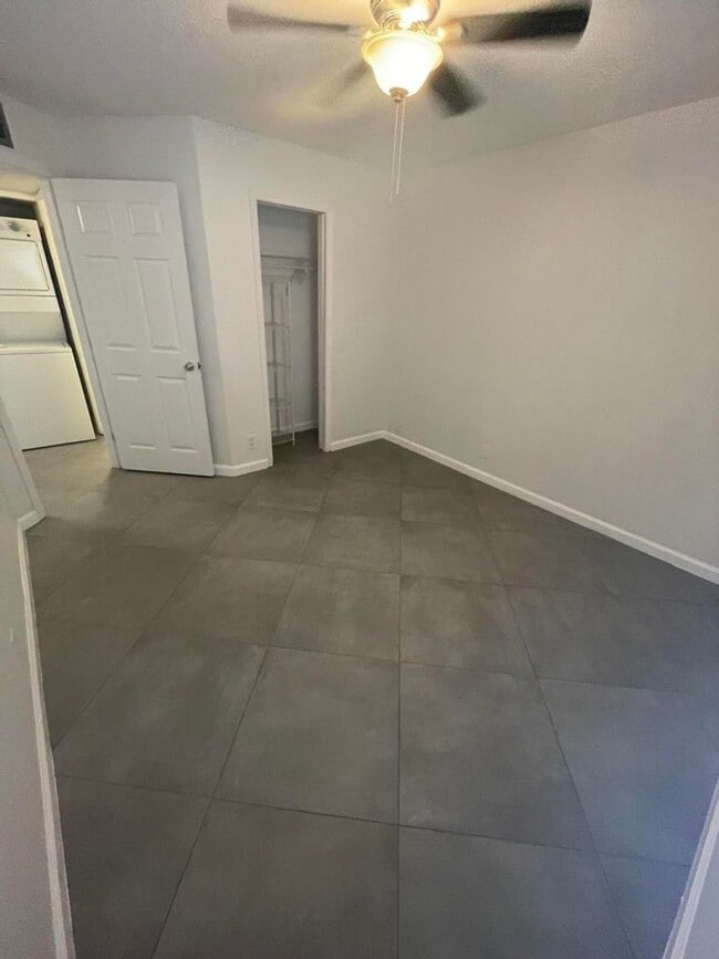 Building Photo - 3355 Jaywood Terrace