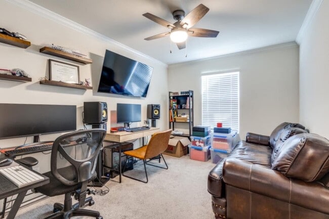 Building Photo - 16041 Pious Dr