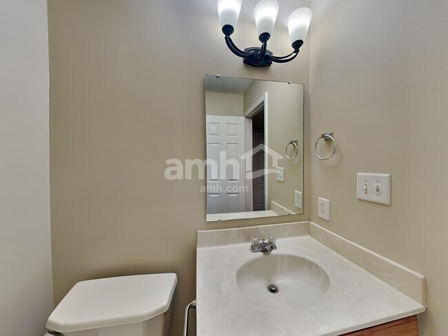 Building Photo - 1925 Tourmaline Dr