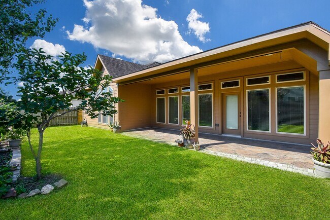 Building Photo - 2603 Night Song Dr