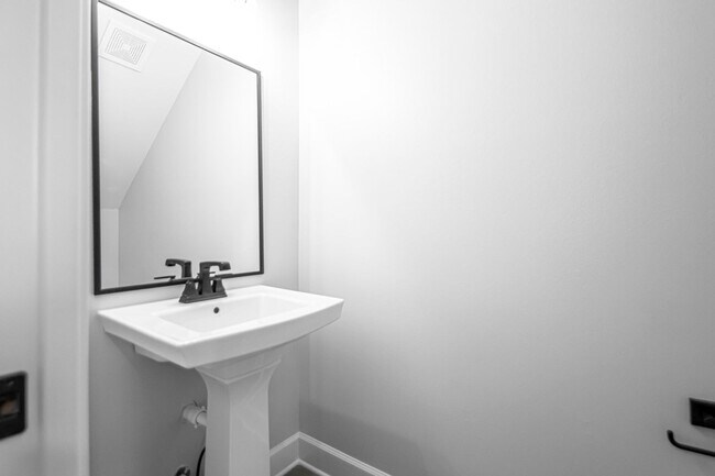 Building Photo - 306 Kanis Ridge Dr
