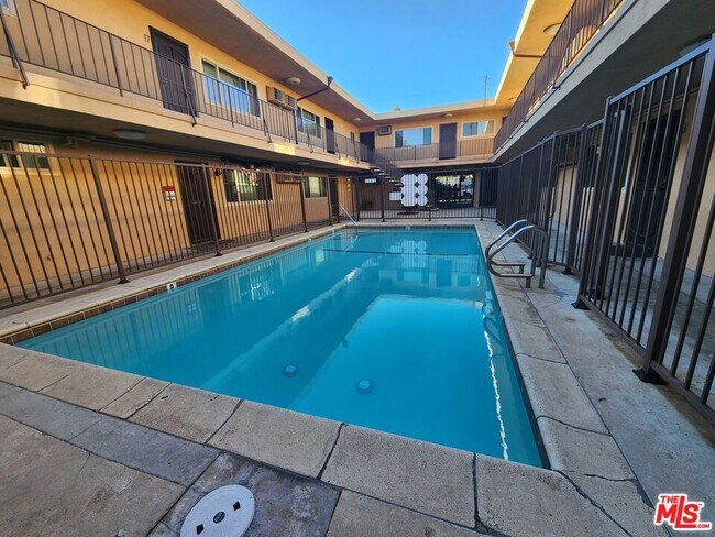 Building Photo - 3224 Chapman St