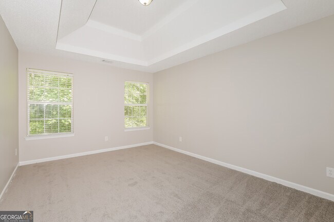 Building Photo - 665 Lakeridge Ct