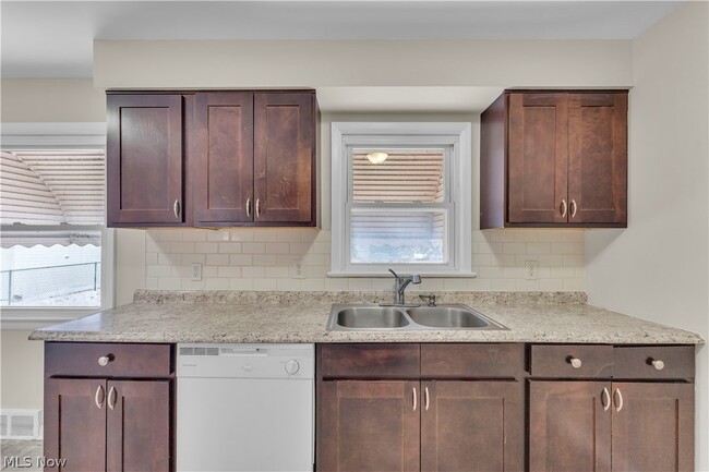 Building Photo - 23760 Puritan Ave