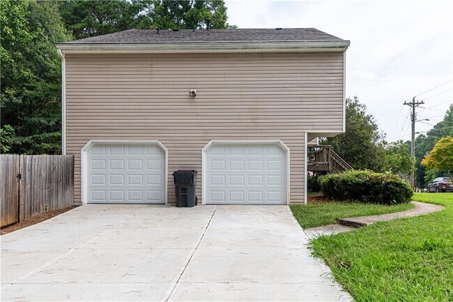 Building Photo - 409 Arnold Rd