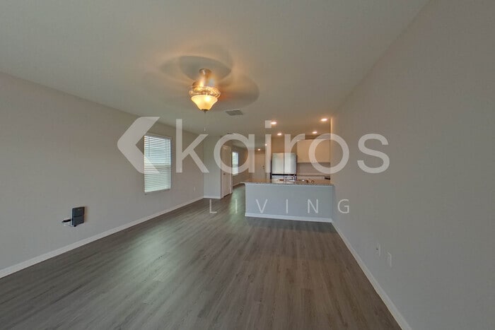 Building Photo - 8657 SW 43rd Ter