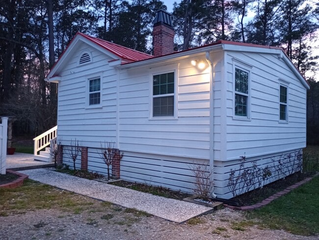 Building Photo - 4257 Plantation Dr