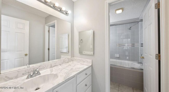 Building Photo - 629 10th Ave S