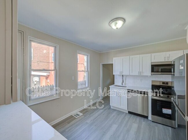 Building Photo - 12 Adella Ave