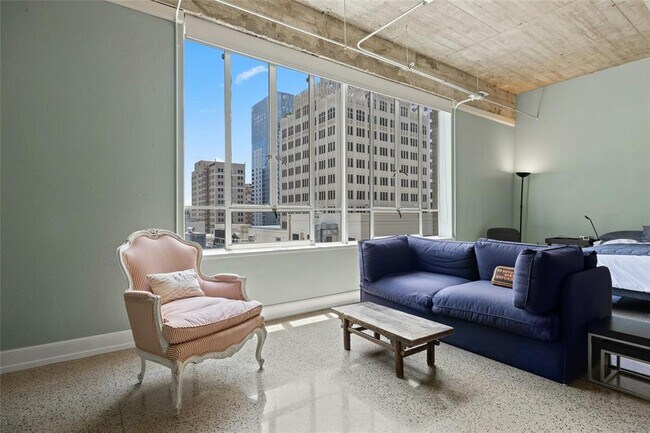 Building Photo - 710 Colorado St