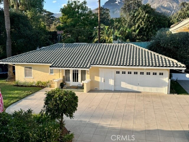 Primary Photo - 1325 E Altadena Dr