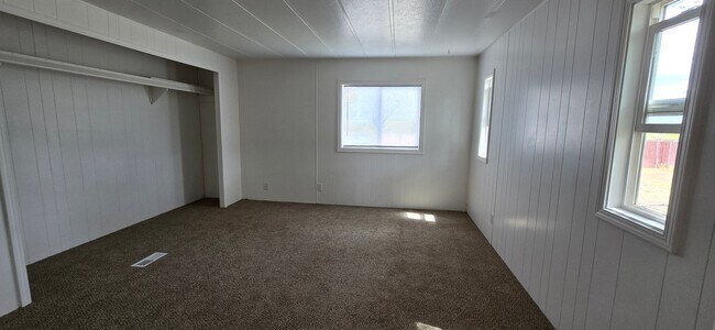 Building Photo - 3418 Tourmaline Dr