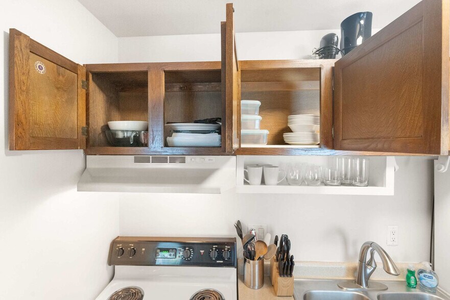 Building Photo - 2601 University Ave