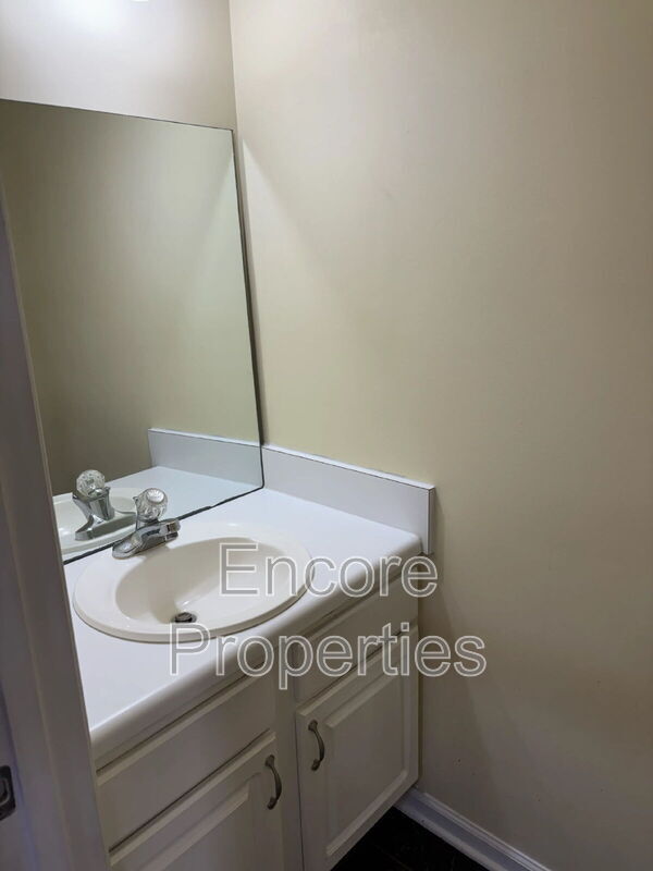 Building Photo - 2588 Gotts Ln