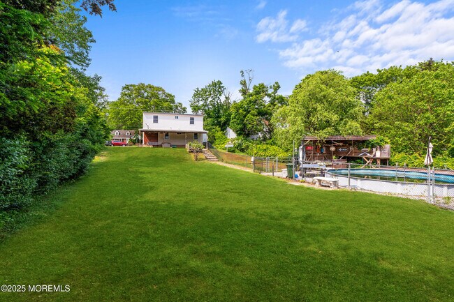 Building Photo - 324 Cedar Ave