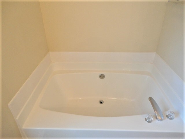 Building Photo - 2400 Water Lilly Way