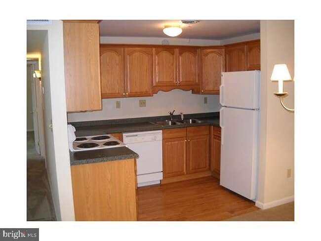 Building Photo - 203 Gale St