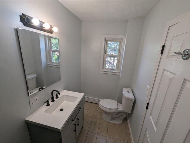 Building Photo - 61 Utton Ave