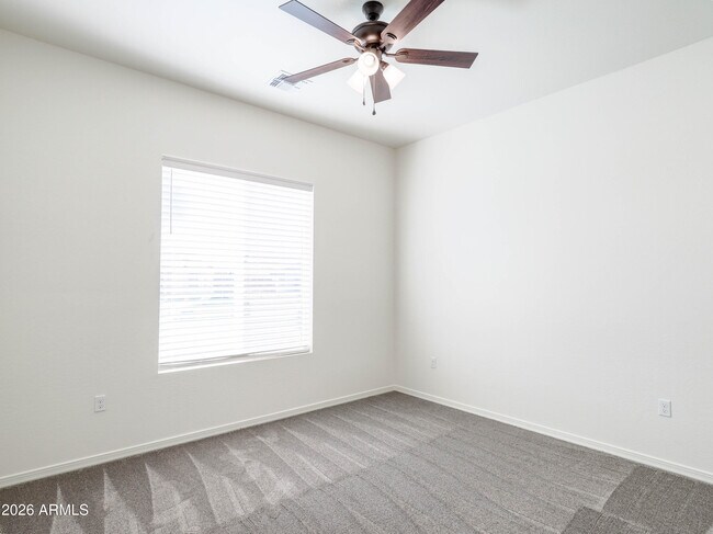 Building Photo - 11000 Cove Dr