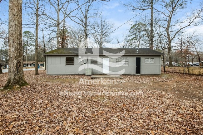 Building Photo - 3520 Pinewood Loop