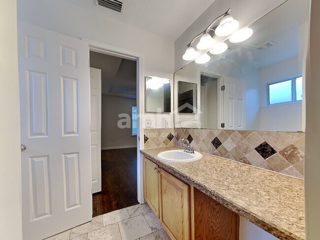 Building Photo - 3365 Shelley Dr