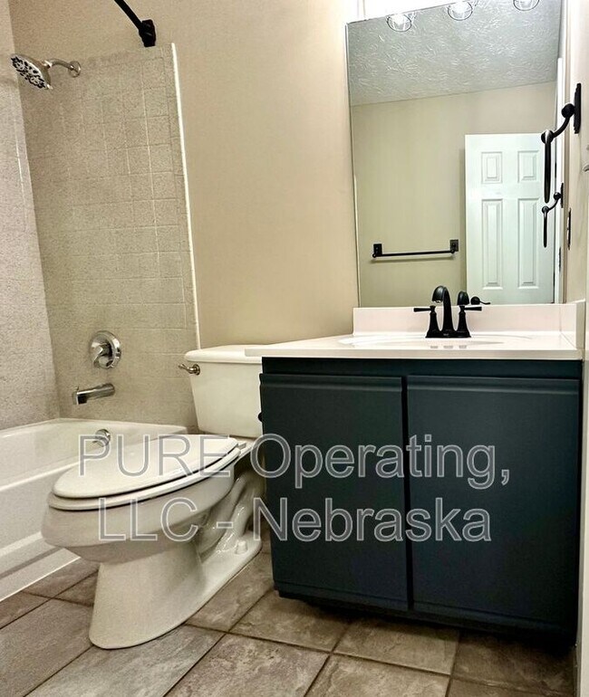 Building Photo - 8005 S 152nd St