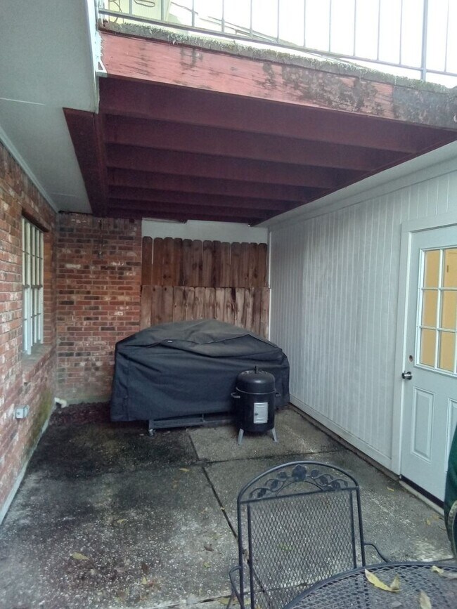 Building Photo - ***Broadmoor / Anderson Island Area***