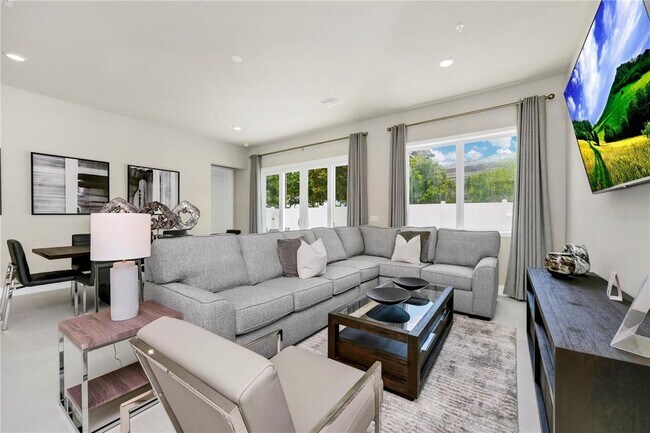Building Photo - 7740 Sandy Ridge Dr