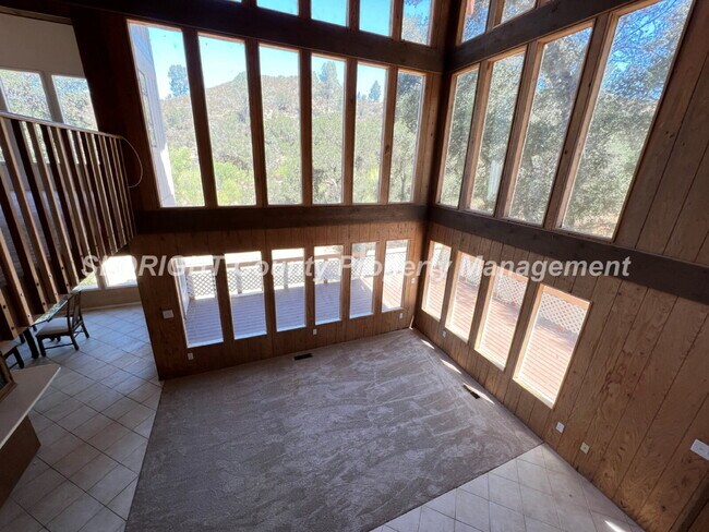 Building Photo - AVAILABLE MAY - Large 4 Bedroom / 3 Bathroom Home in Santa Margarita