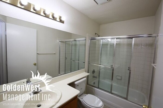 Building Photo - Charming 2Bdm 2Ba Condo in Las Vegas - MI ...