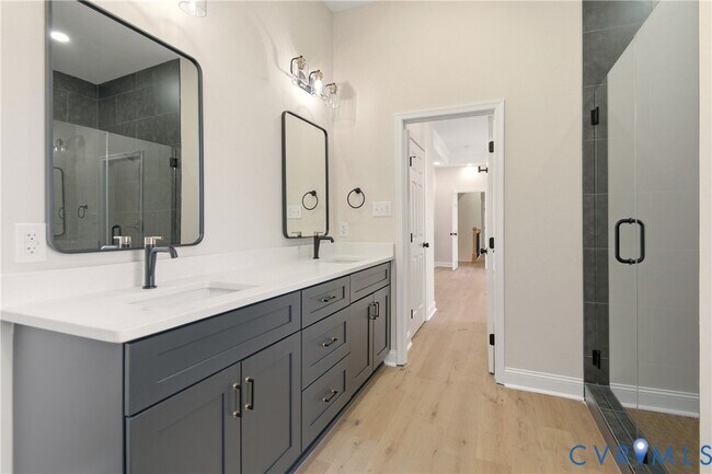 Building Photo - 316 W Clay St