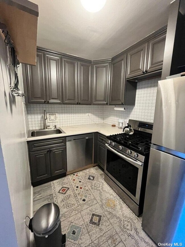 Building Photo - 1165 E 54th St