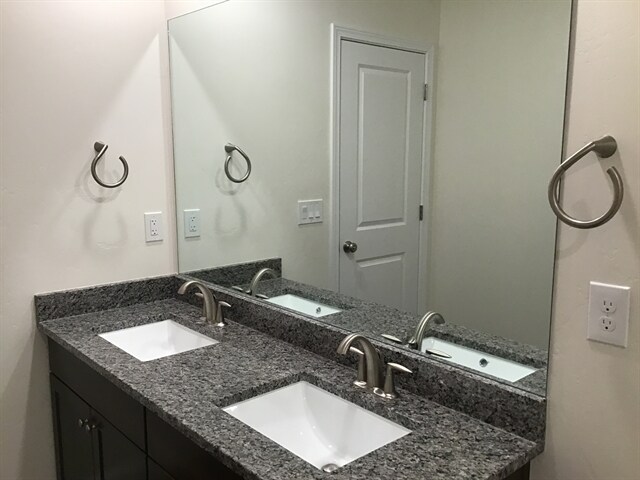 Building Photo - 2401 E Wild Horse Way