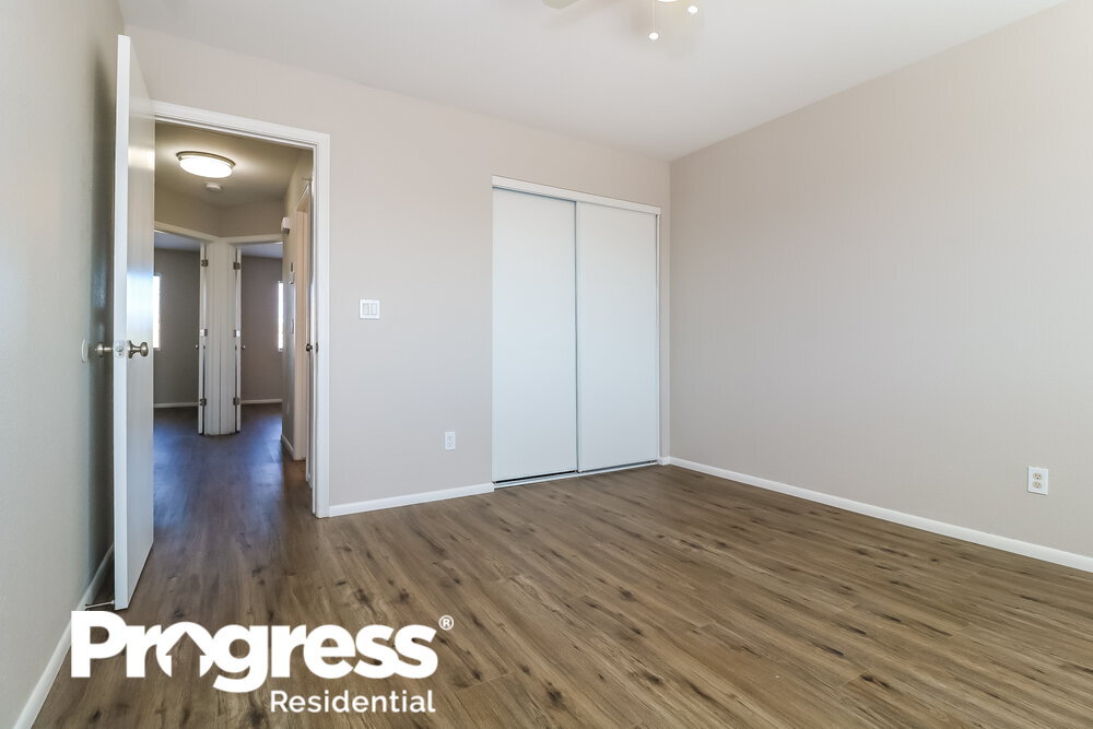 Building Photo - 10907 E Arcadia Ave