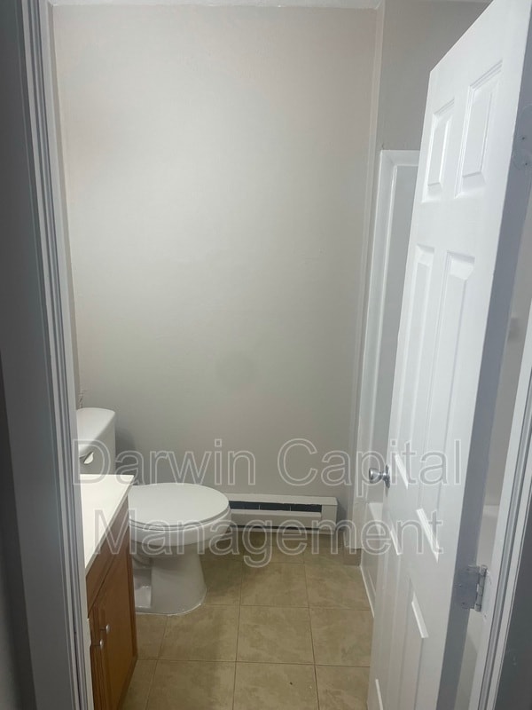 Building Photo - 700 Tara Dr