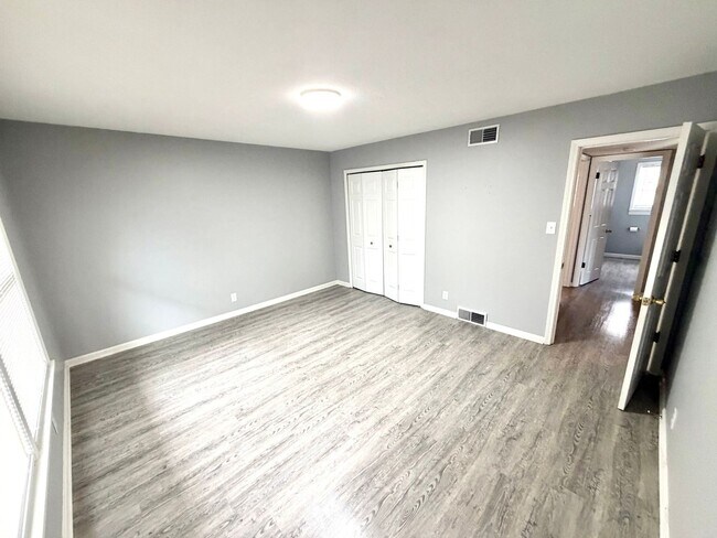 Building Photo - 1827 Bashford Manor Ln