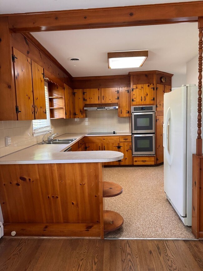 Building Photo - 104 Tanzalon Dr