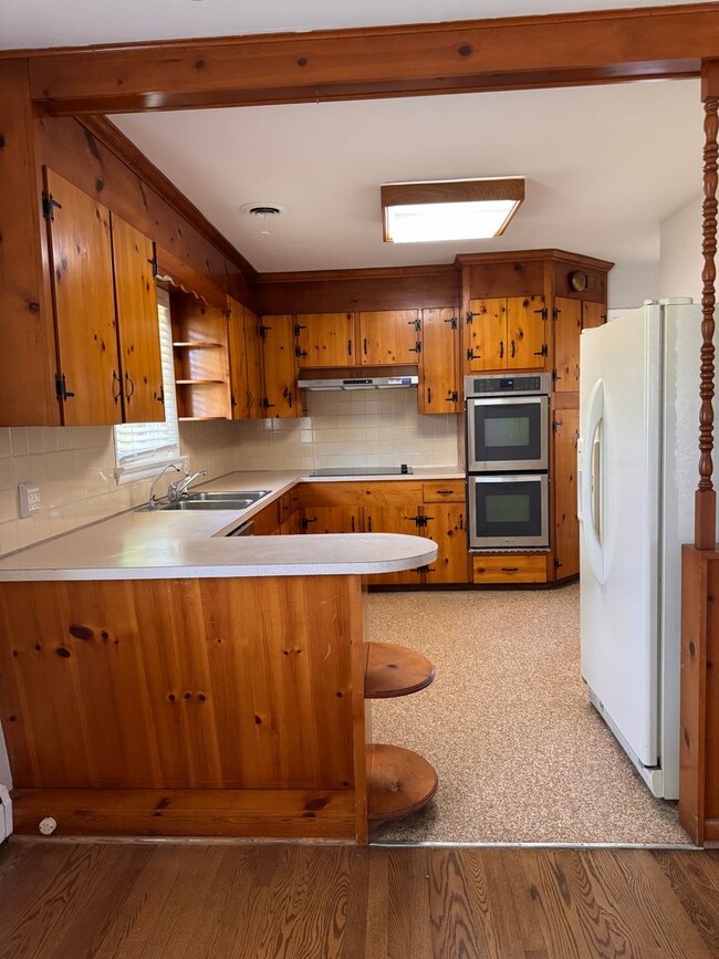 Building Photo - 3 Bedroom || 2.5 Bathroom - Single Family Home with Basement
