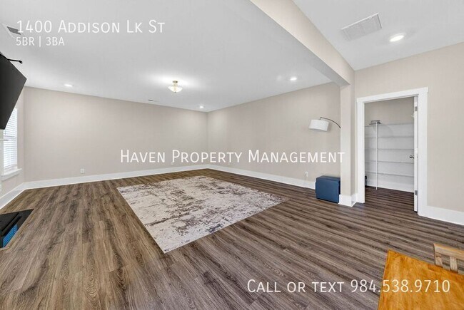 Building Photo - 1400 Addison Lk St