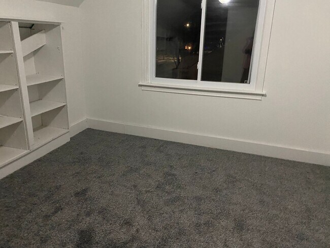 Building Photo - 3 Bedroom 2 Bath Home In Roseville