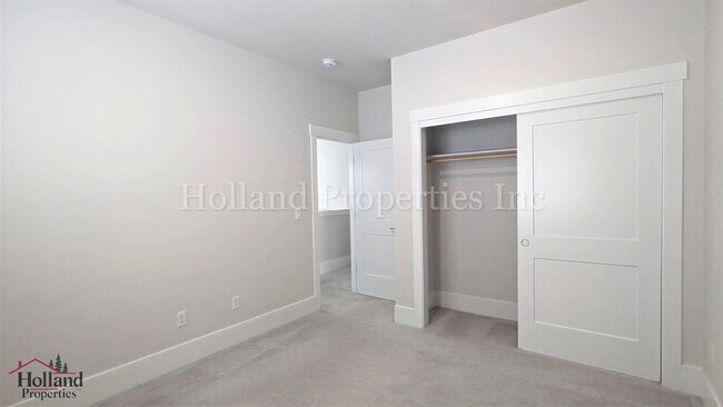 Building Photo - 3 Bedroom | 2.5 Bath Luxury Home Near Progress Ridge