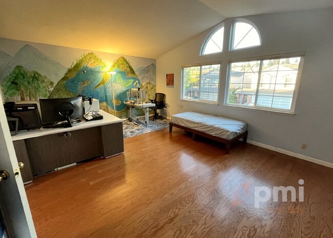 Building Photo - Exquisite 4-Bedroom Solar Home in Prime Location with Community Amenities