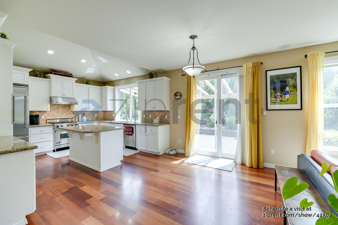 Building Photo - 21622 Quiet Water Loop E