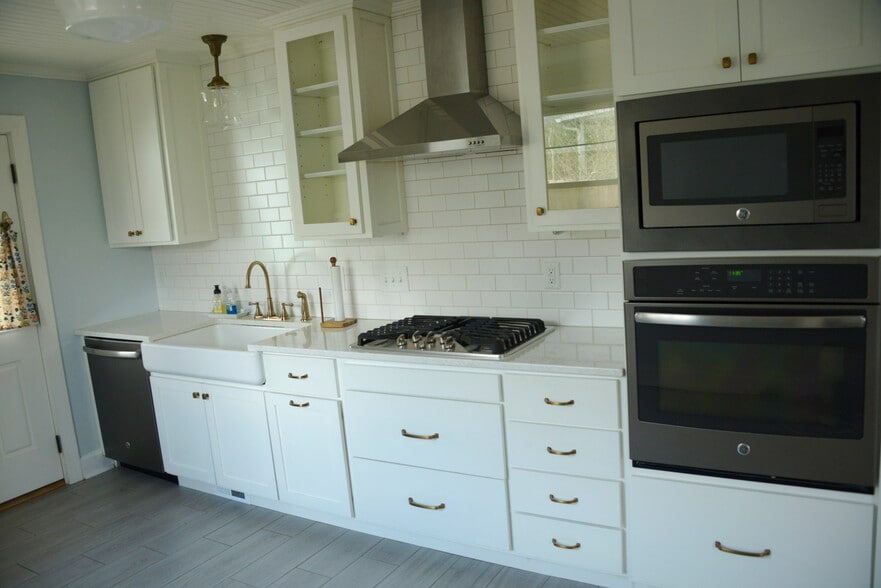 Kitchen - 251 Tanksley Ave