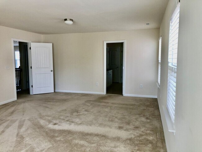 Building Photo - 4 Bed, 3 Bath in Desirable Apex