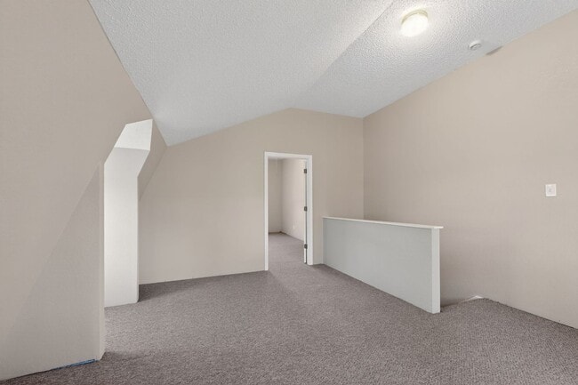 Building Photo - Charming 3BR Duplex in Dunmore
