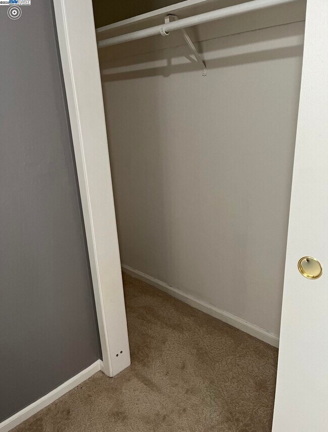 Building Photo - 117 Day St