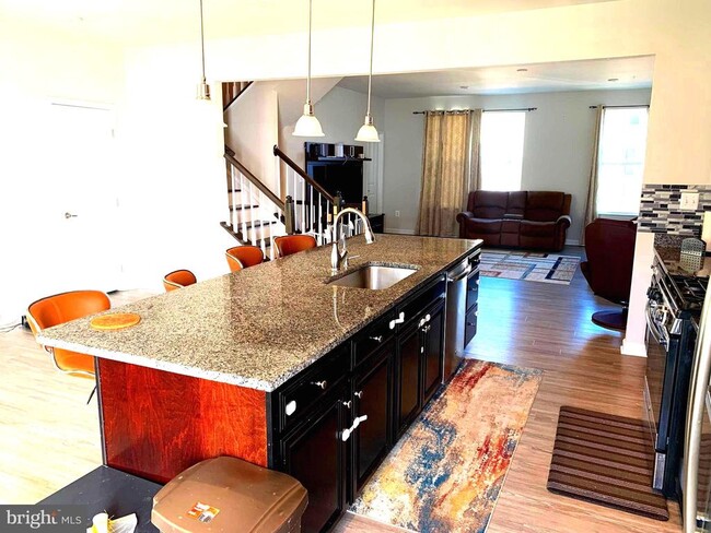 Building Photo - 9606 Julia Ln